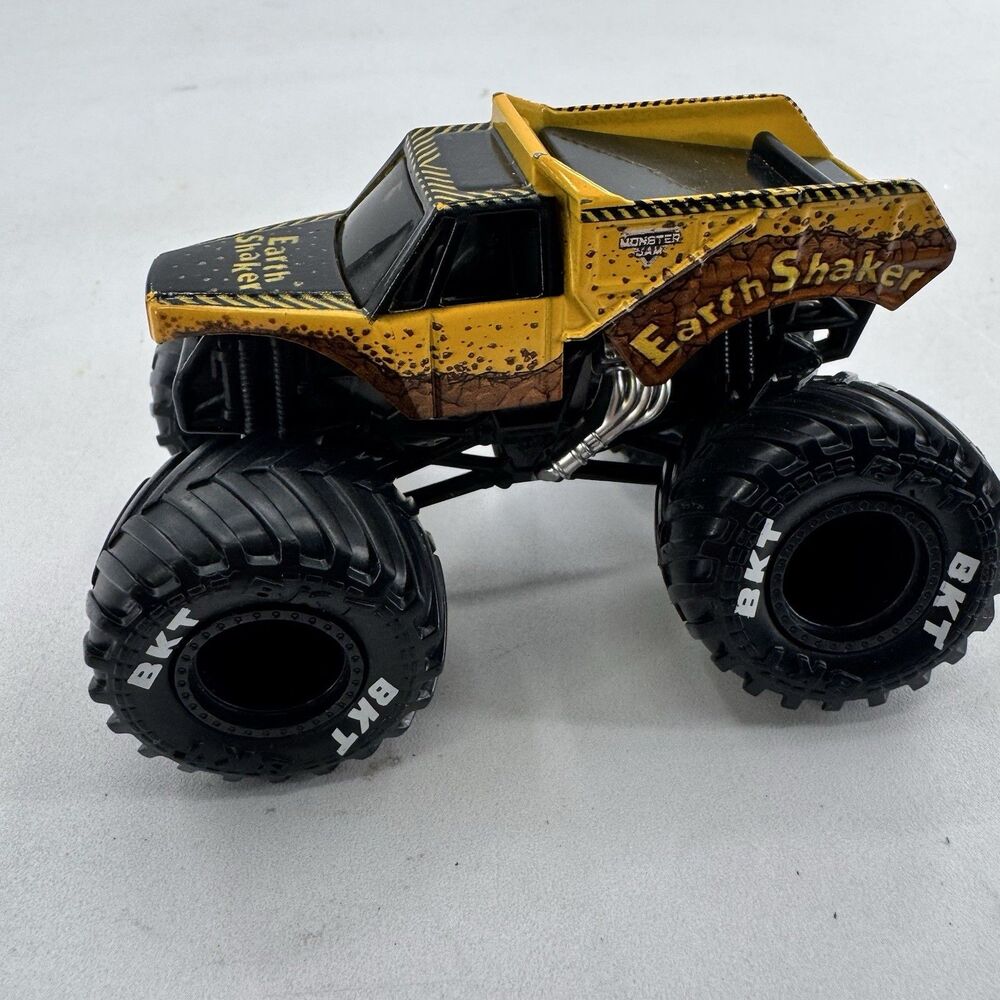 Spin Master Monster Jam Earth Shaker Champion Collection 1:64 Diecast Truck